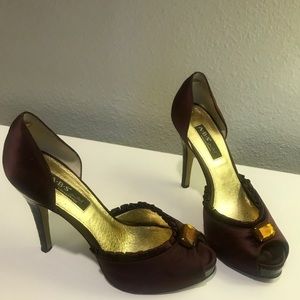 I Allen Schwartz peep toe high heels